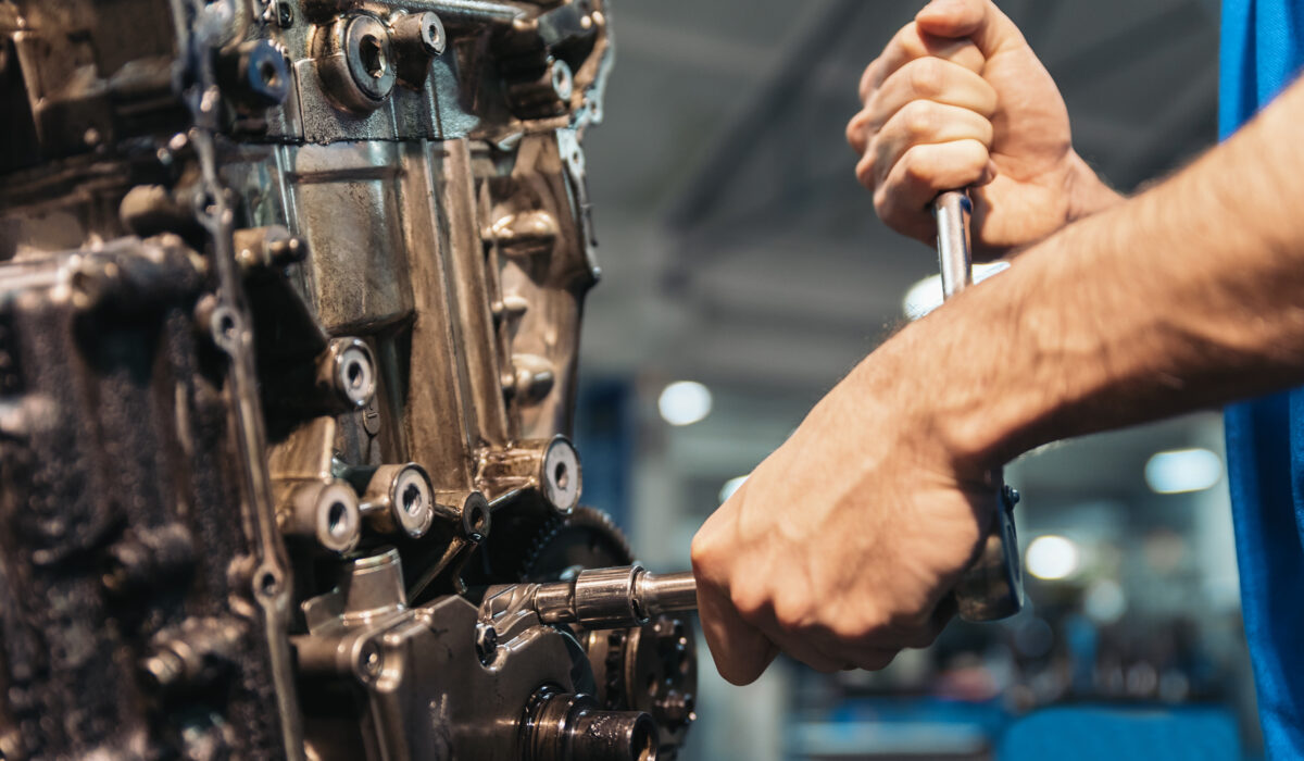 Alesta Marine Service Vancouver Yacht Service mobile mechanic, cummins, outboard service, winterization, vancouver marine service, bottom paint, oil change, 100 hours service, impeller change